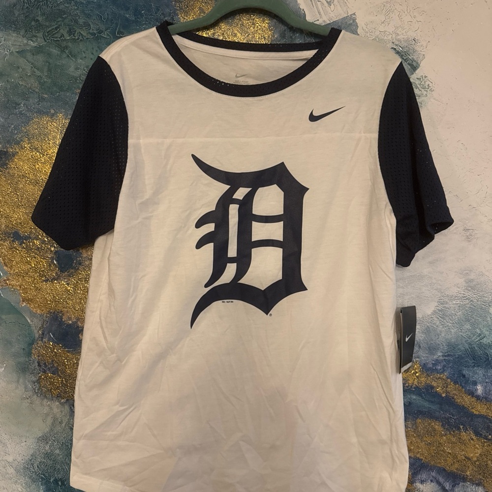 Nike Detroit Tigers Women’s Official MLB licensed jersey sleeved t shirt size L